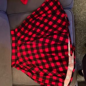 Red and black plaid flared casual skater skirt